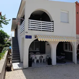 Plesa Apartman