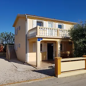 Ana Apartman
