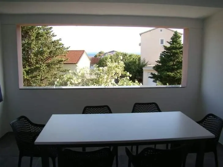 Aurelia Apartments, Vir Apartment