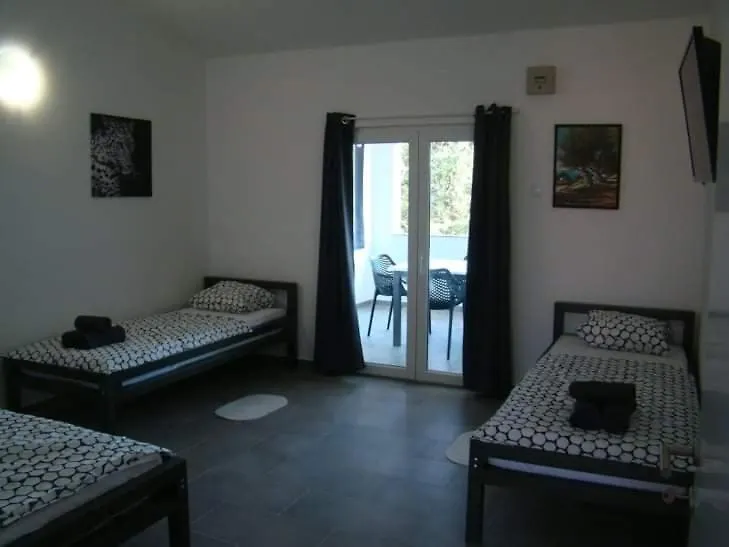 Apartment Aurelia Apartments, Vir