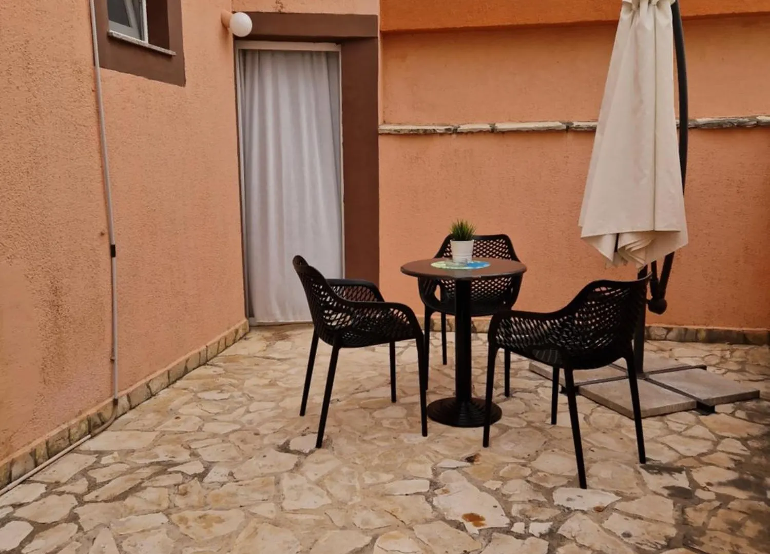 Aurelia Apartments, Vir Apartment
