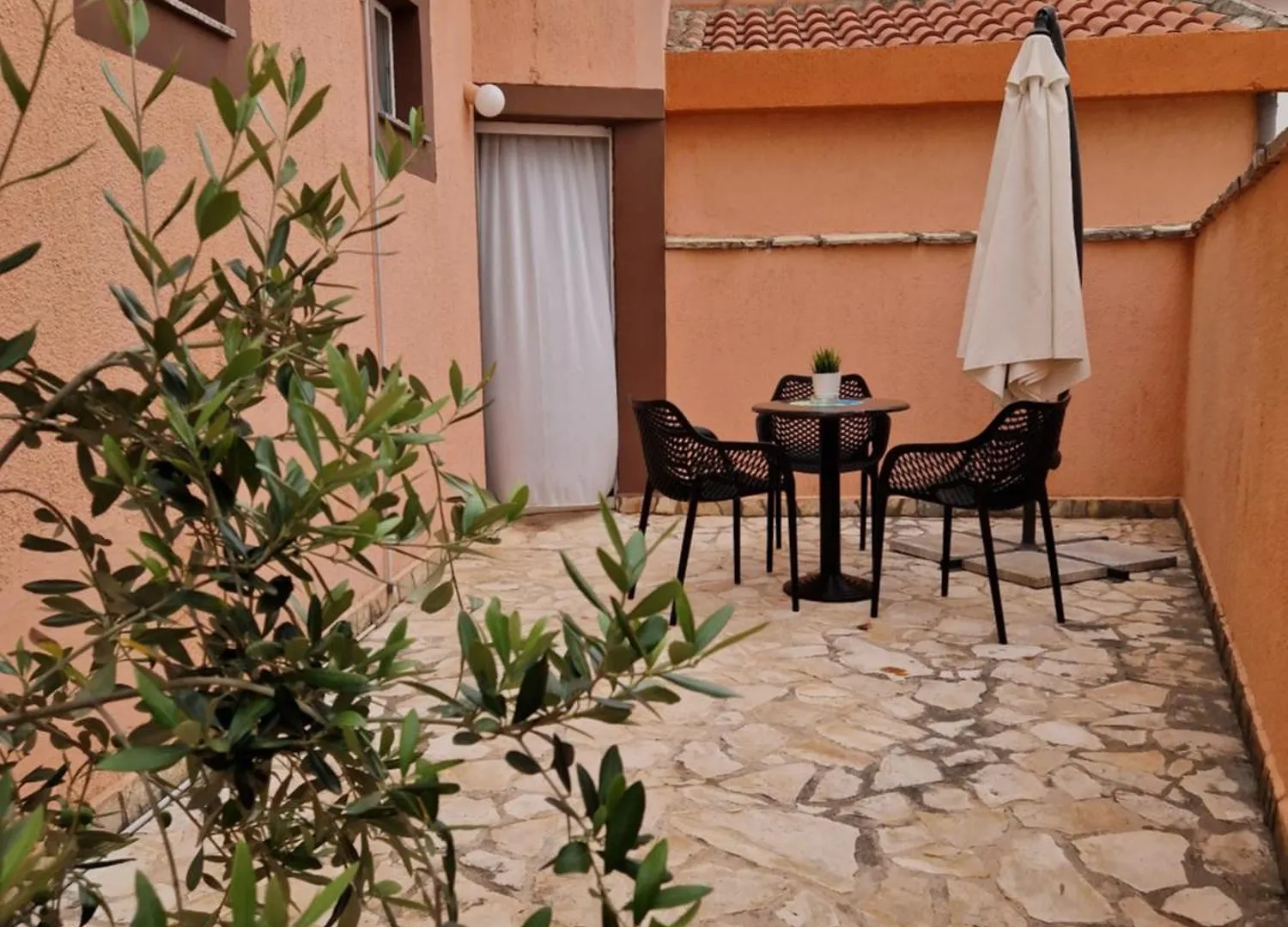 Aurelia Apartments, Vir Apartment