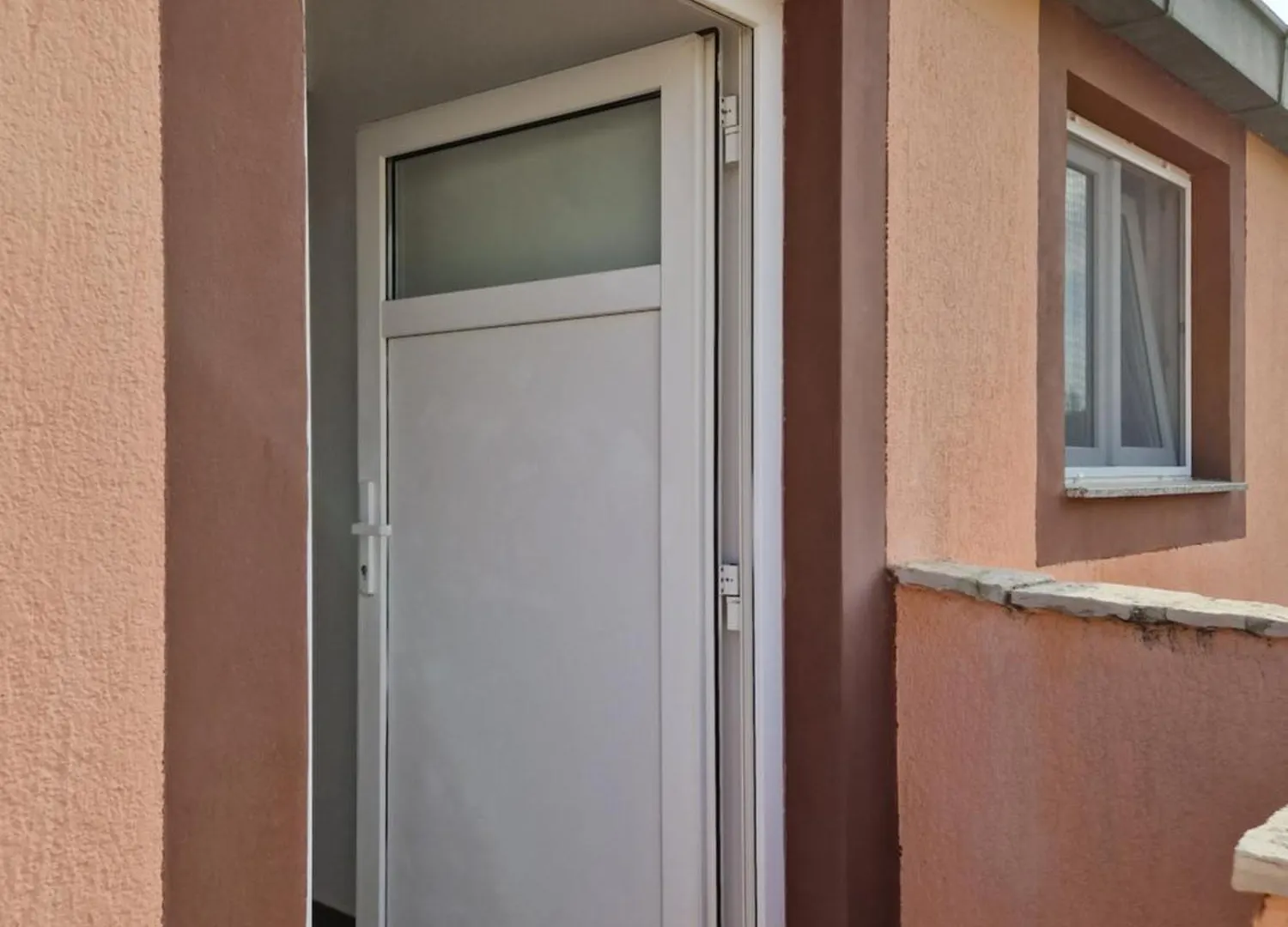 Aurelia Apartments, Vir