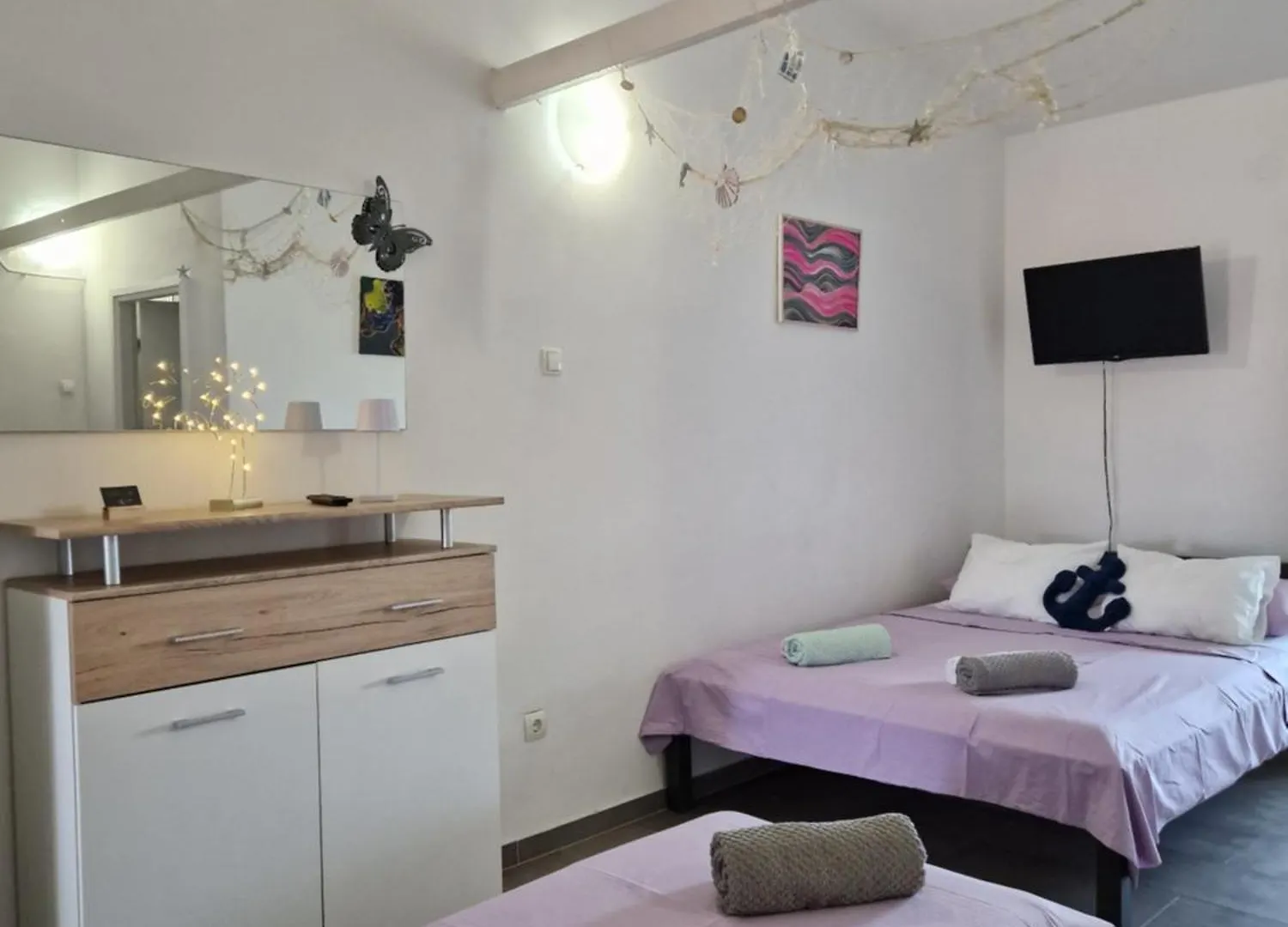 Aurelia Apartments, Vir