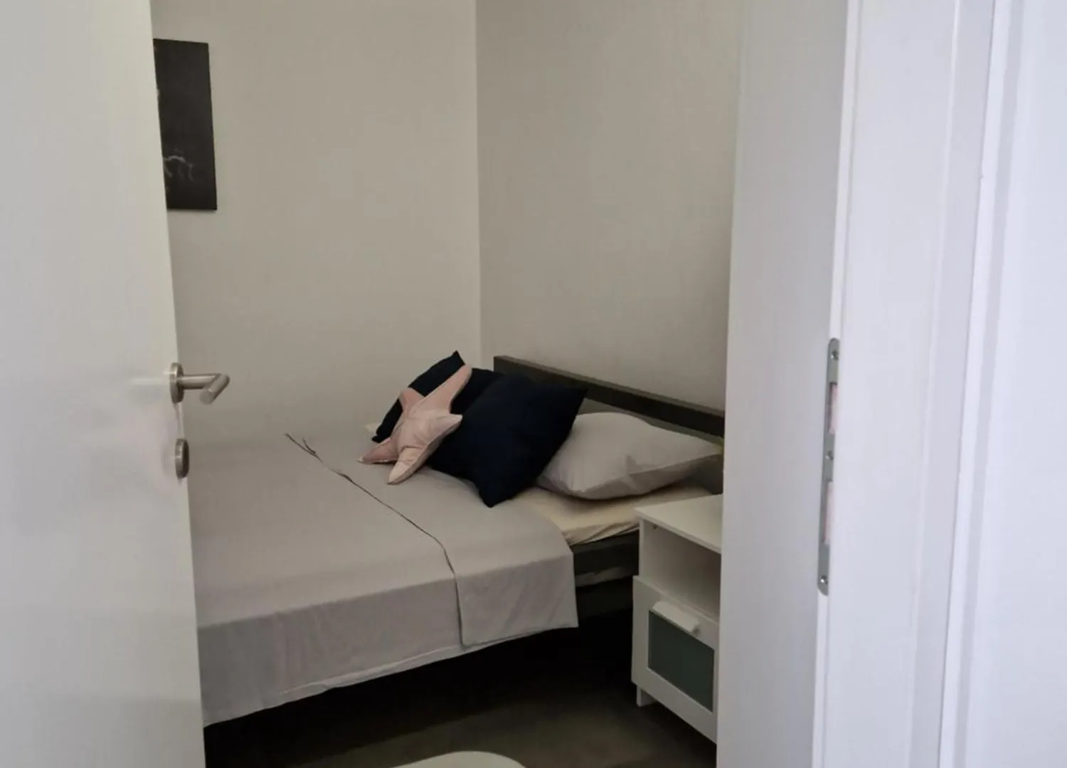 Aurelia Apartments, Vir