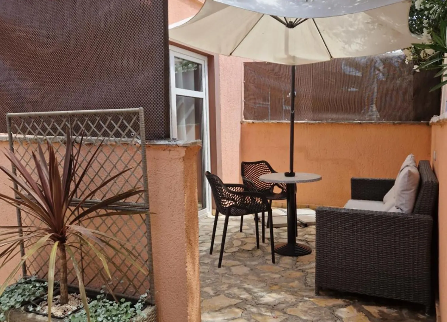 Aurelia Apartments, Vir Apartment